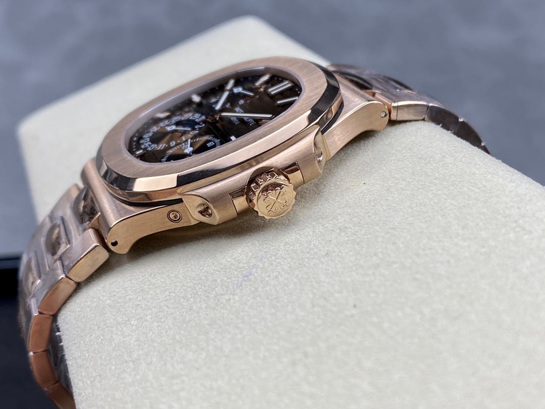 Patek Philippe Nautilus 5712GR-001 18K Rose Gold