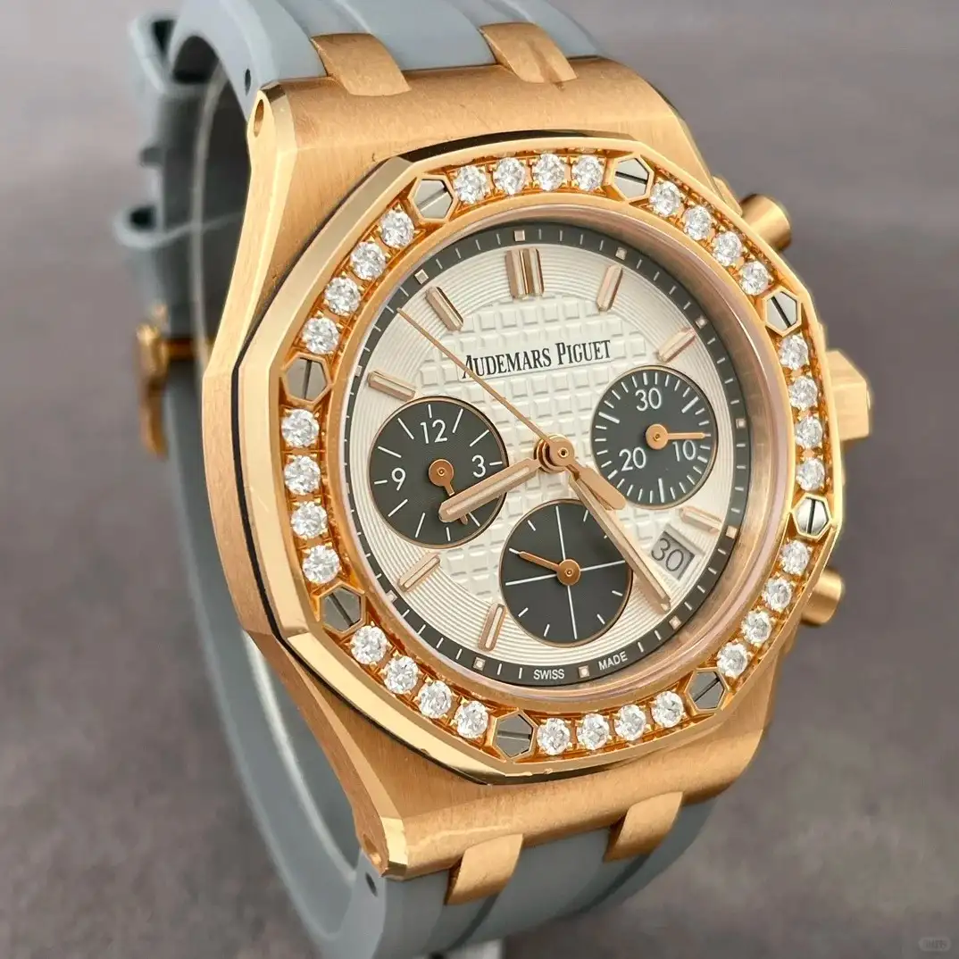 Audemars Piguet Royal Oak Offshore Selfwinding Chronograph Silver 26231OR.ZZ.D003CA.01 - gallery