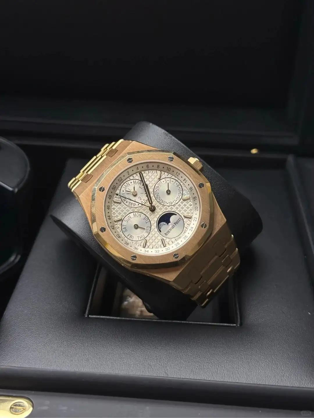 Audemars Piguet Royal Oak Perpetual Calendar Silver 26574OR.OO.1220OR.01 - gallery