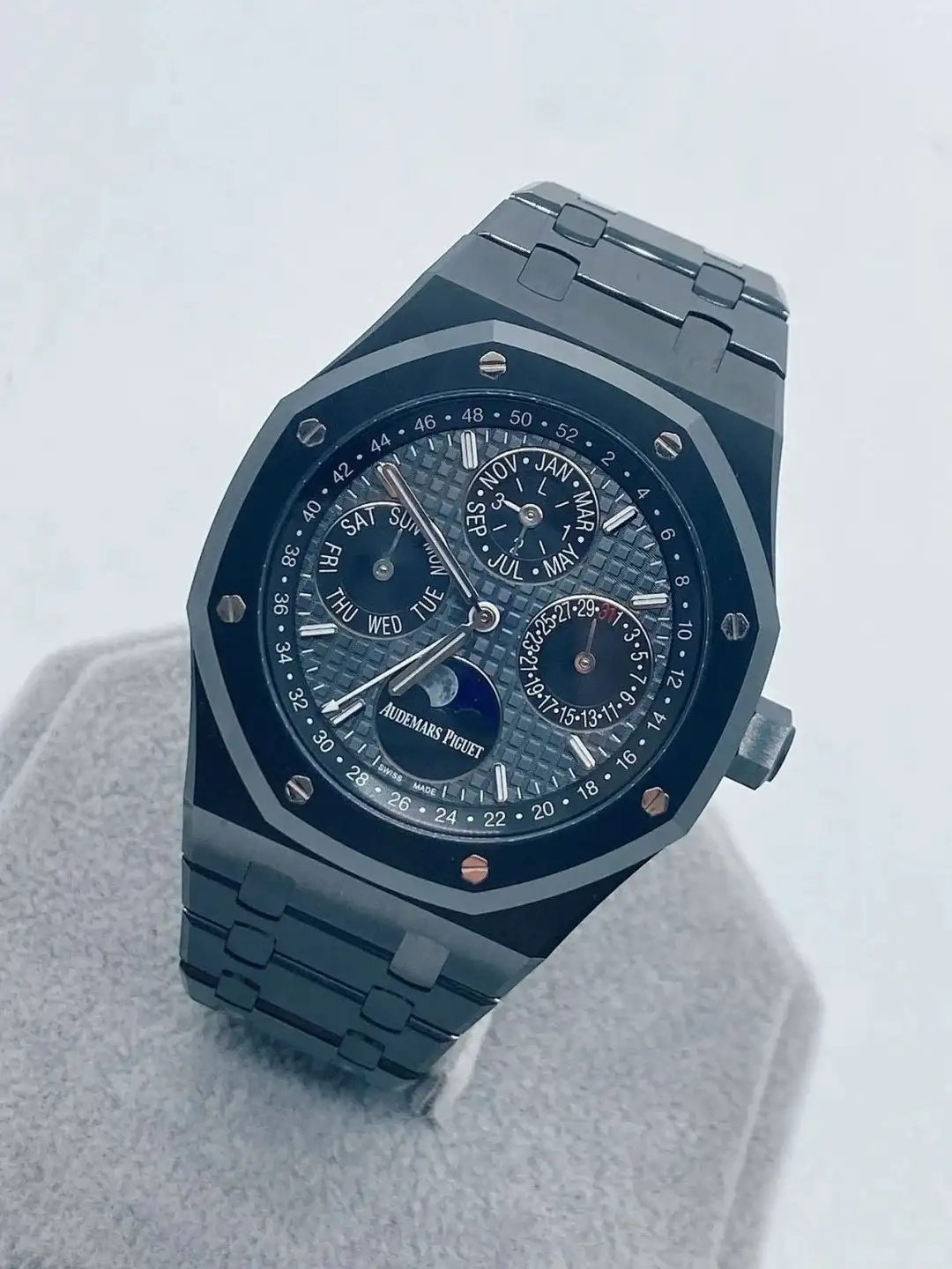 Audemars Piguet Royal Oak Perpetual Calendar Gray 26579CE.OO.1225CE.01 - gallery