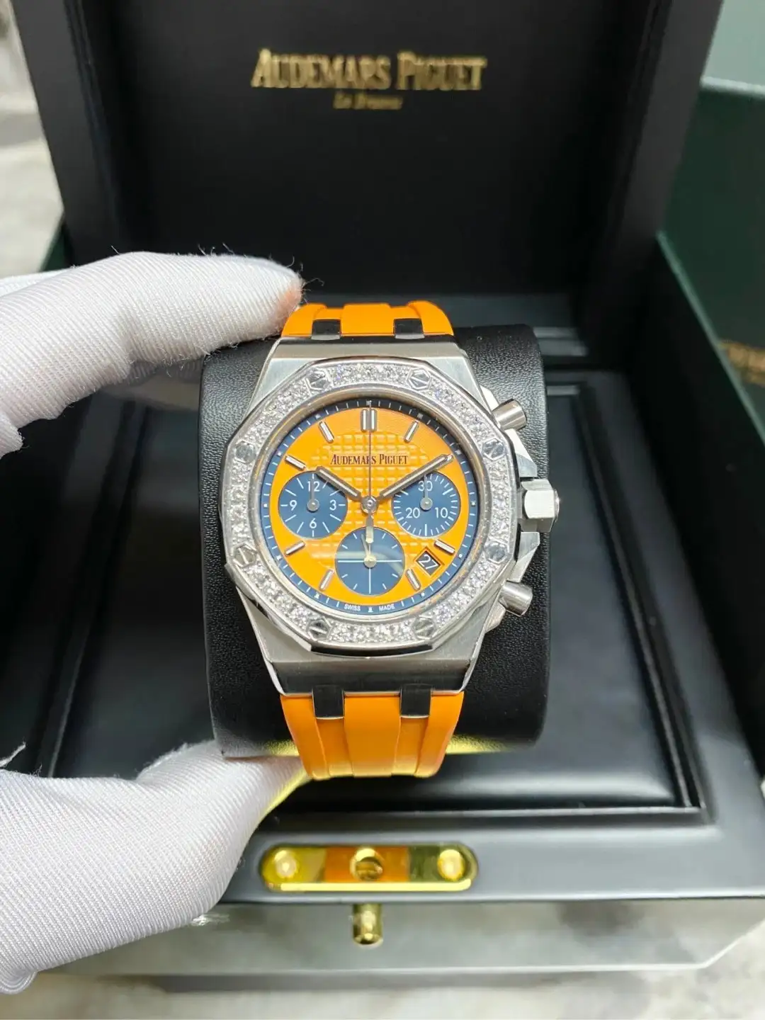 Audemars Piguet Royal Oak Offshore Selfwinding Chronograph Orange 26231ST.ZZ.D070CA.01 - view 3