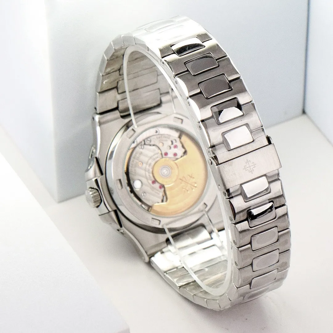 Patek Philippe Nautilus Green Perpetual Calendar - gallery
