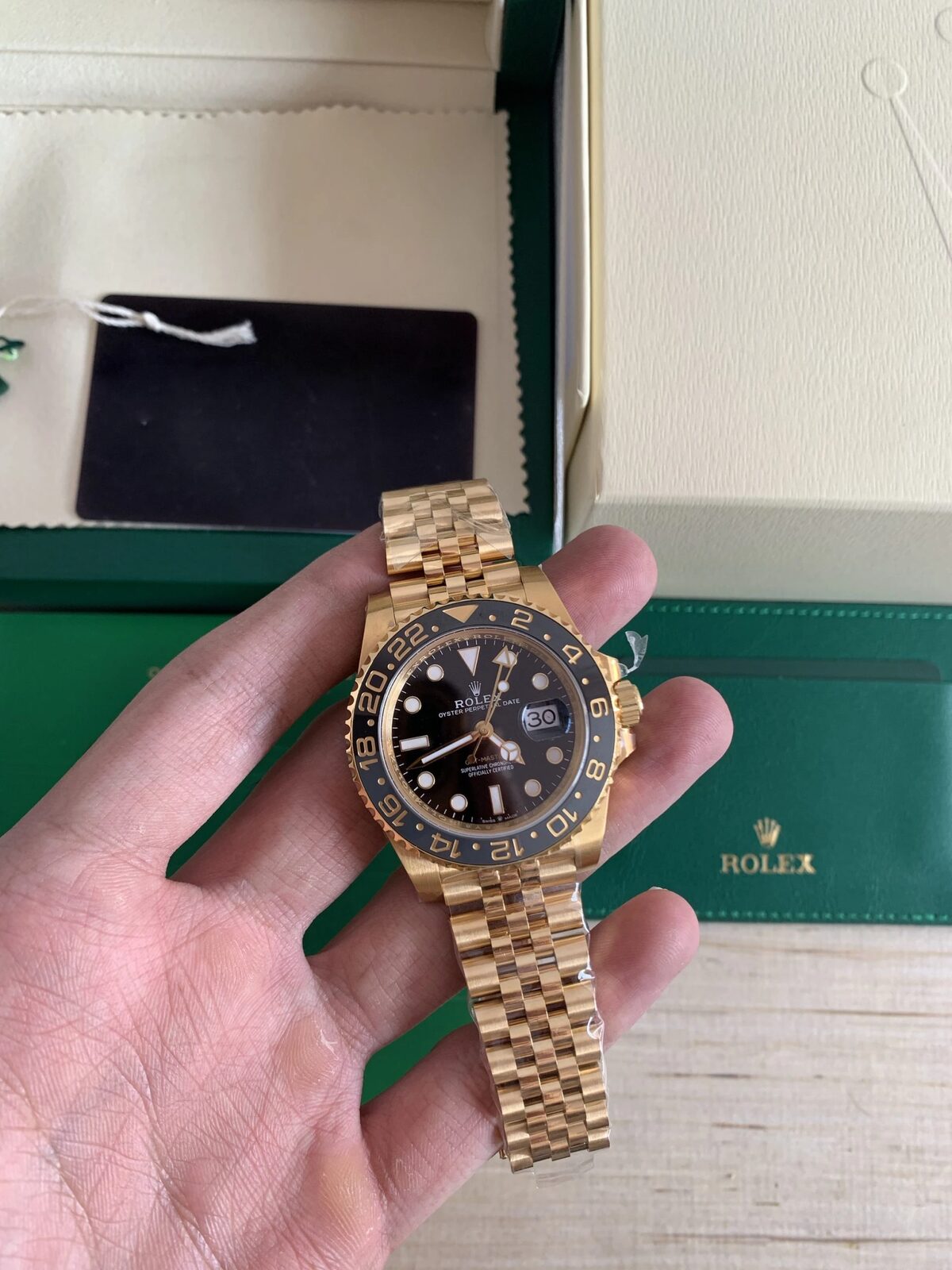 Superclone Rolex GMT-Master II 40 mm Black Dial 126718GRNR - view 9