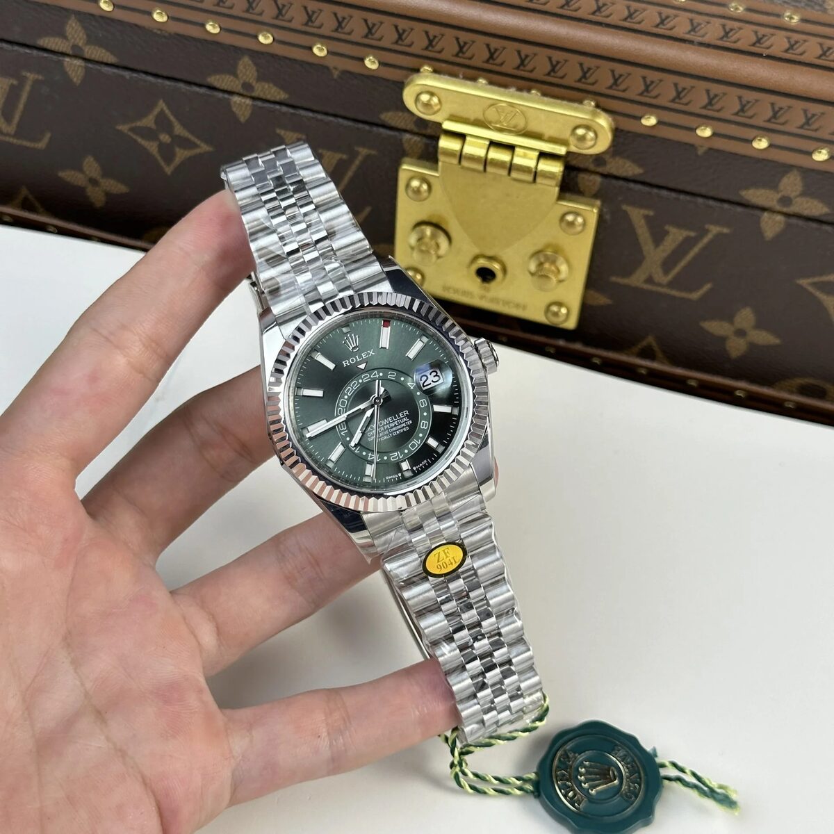 Superclone Rolex Sky-Dweller 42 mm Mint green Dial 336934 Jubilee - view 6