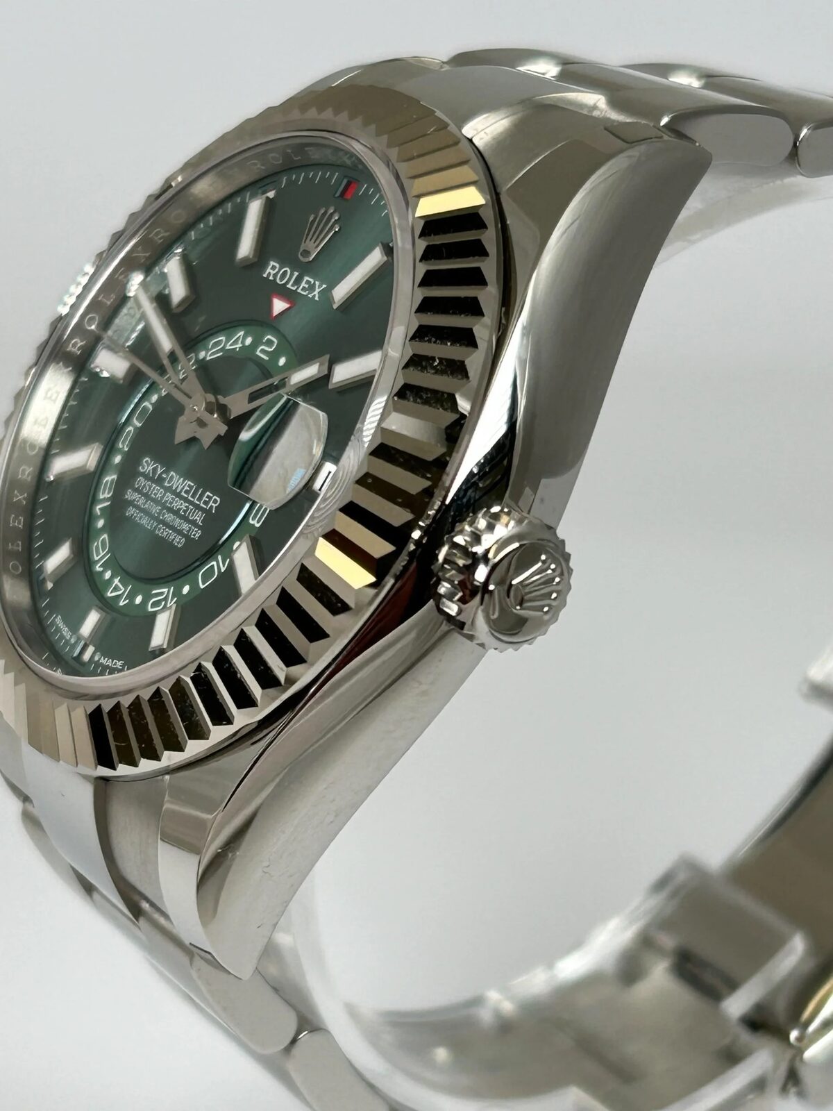 Superclone Rolex Sky-Dweller 42 mm Mint green Dial 336934 Oyster - view 5