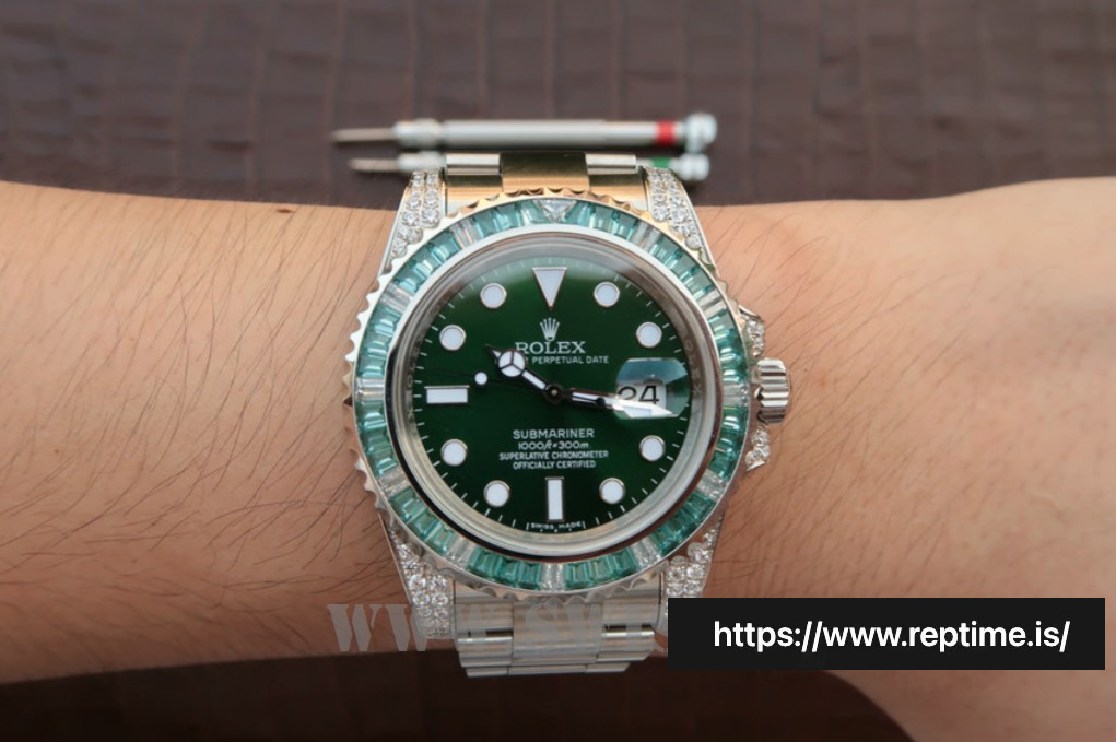 Rolex Submariner 116610 Men Automatic 40MM - view 6